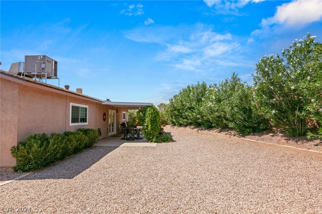 3933 Avocado Drive