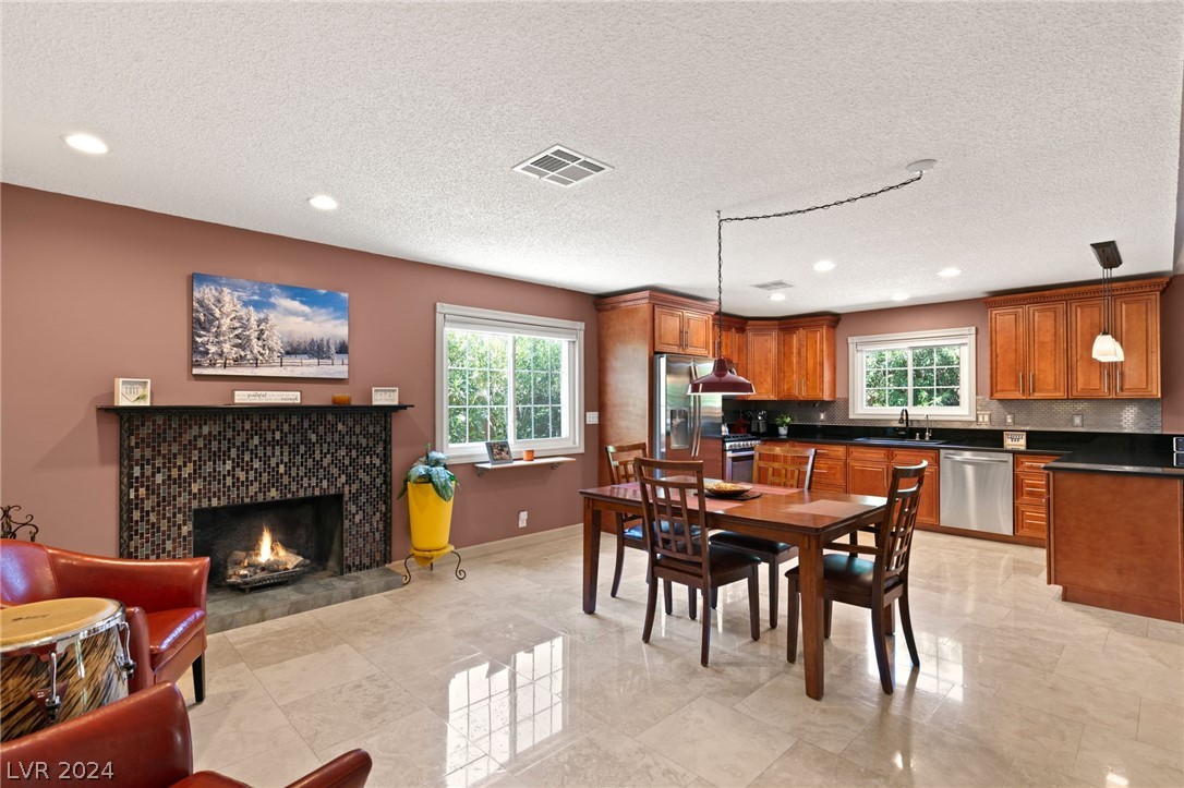 3933 Avocado Drive