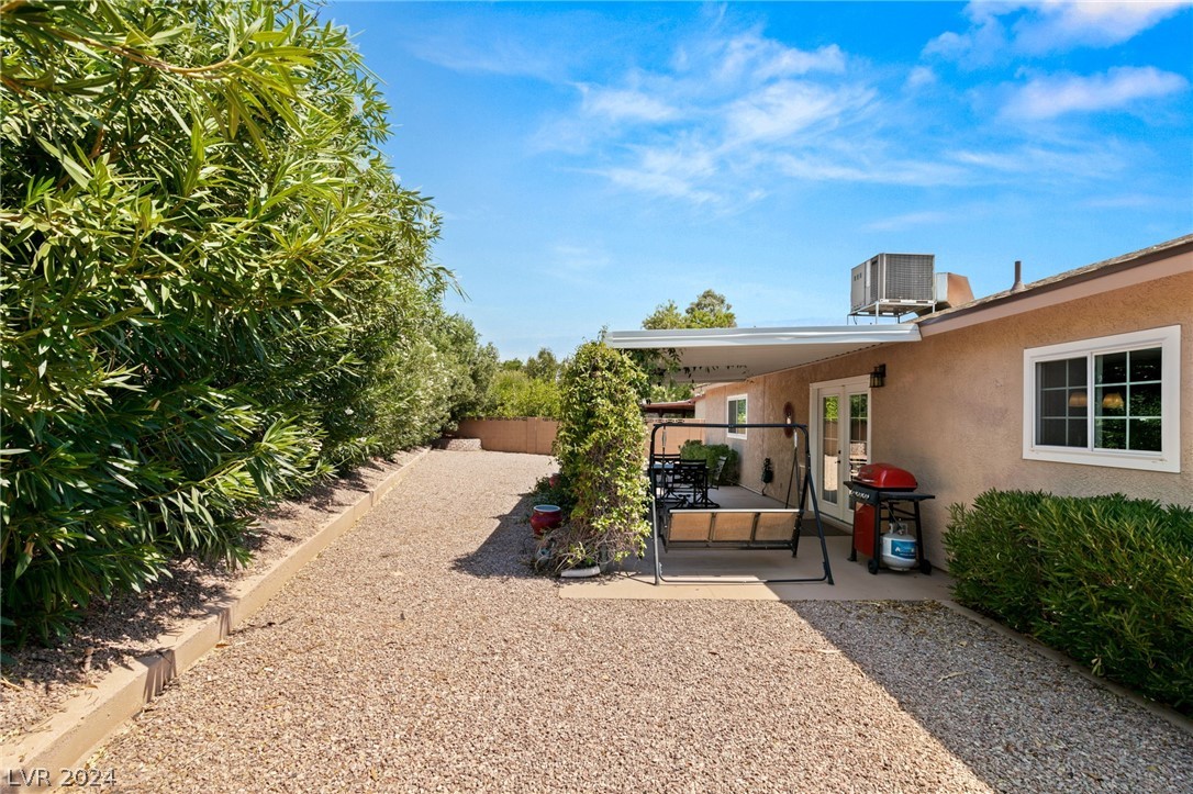 3933 Avocado Drive