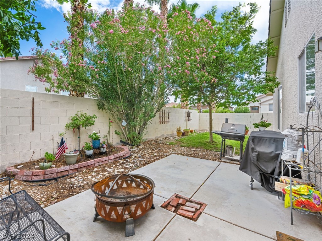 8104 Coral Blaze Court