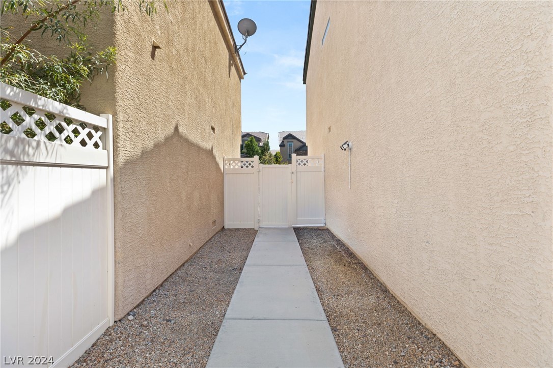 1556 Evening Spirit Avenue