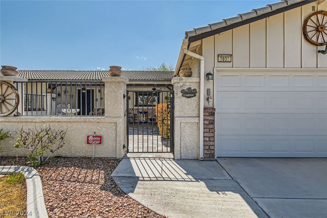 3932 North Torrey Pines Drive