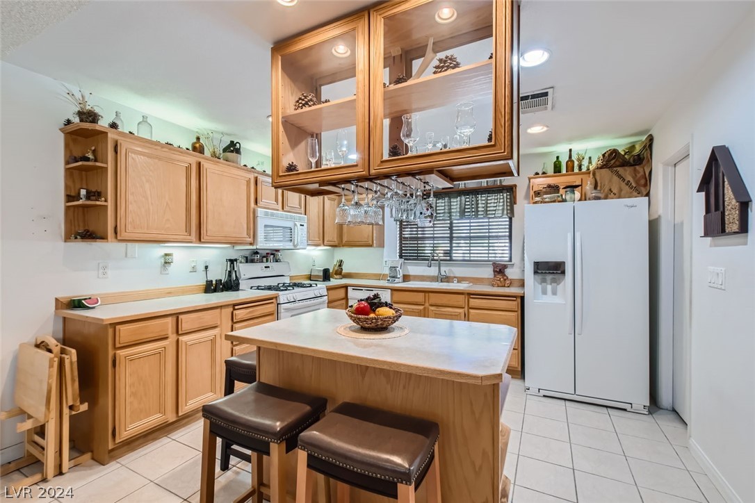 3932 North Torrey Pines Drive