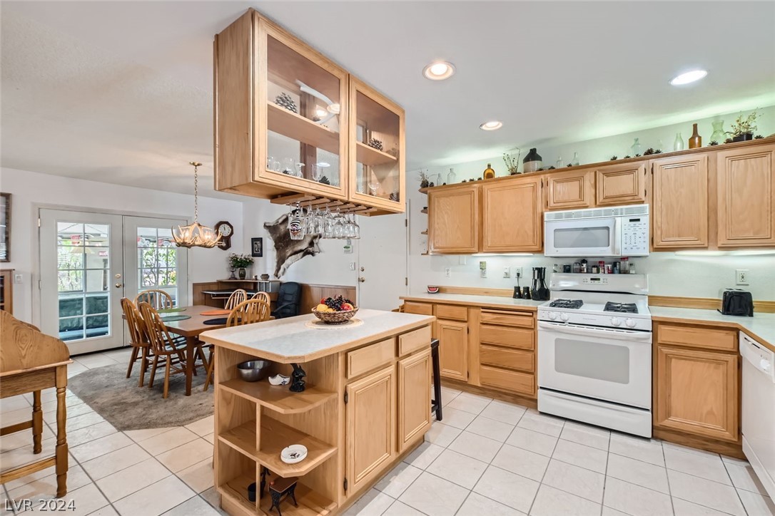 3932 North Torrey Pines Drive