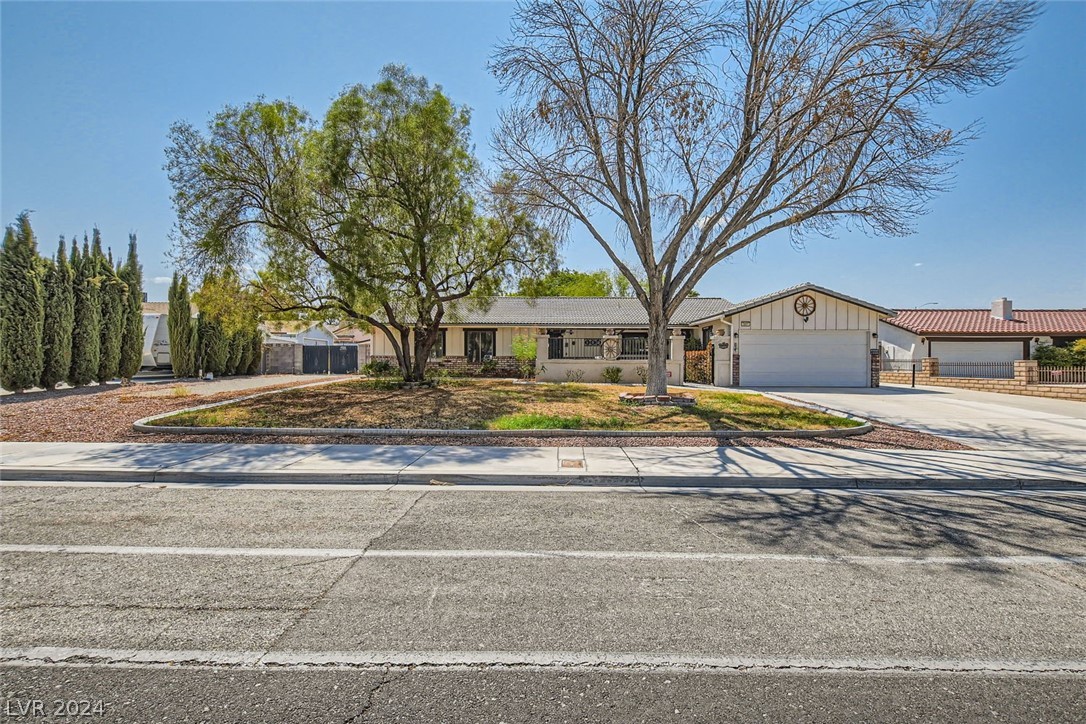 3932 North Torrey Pines Drive