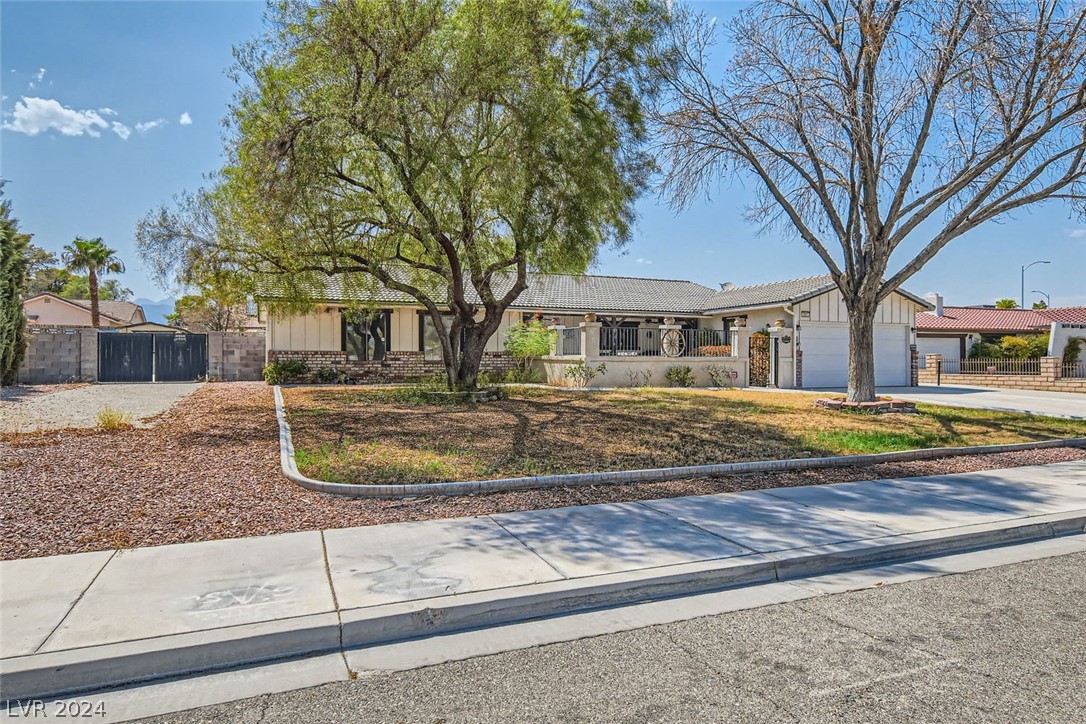 3932 North Torrey Pines Drive