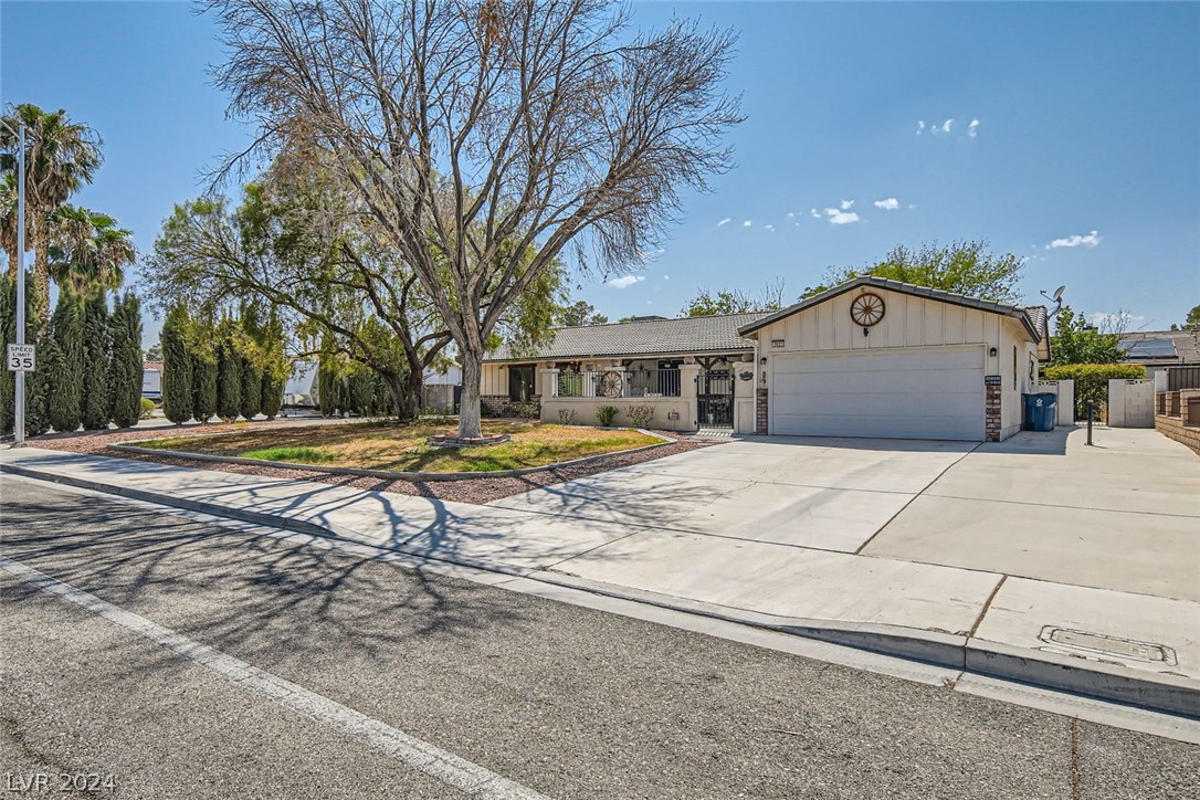 3932 North Torrey Pines Drive