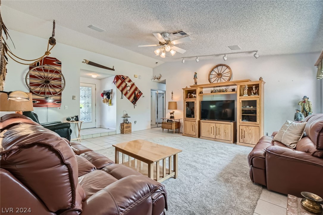 3932 North Torrey Pines Drive