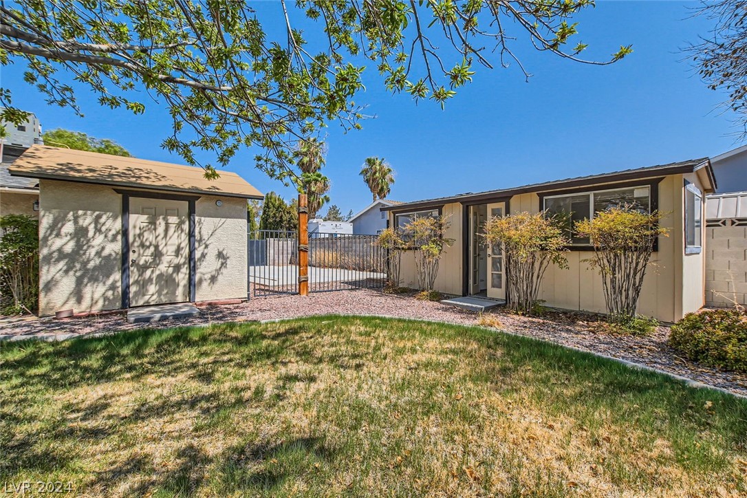 3932 North Torrey Pines Drive