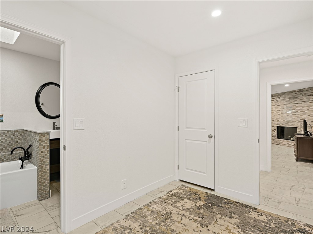 2120 Plaza Del Fuentes