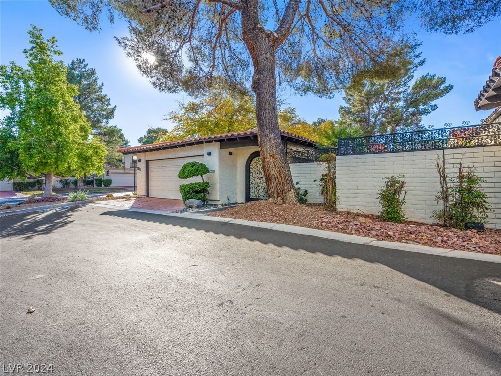2120 Plaza Del Fuentes