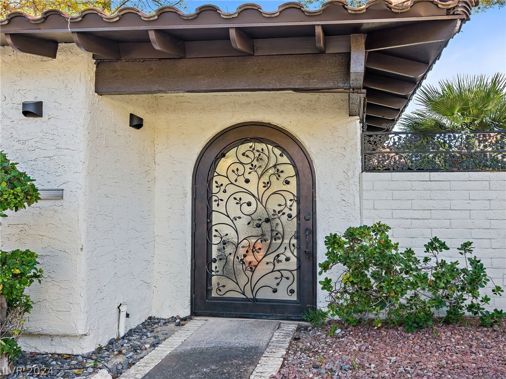 2120 Plaza Del Fuentes