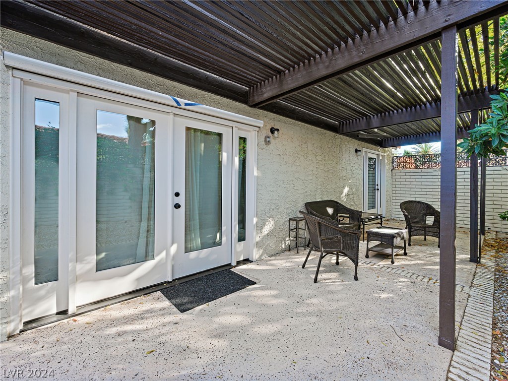 2120 Plaza Del Fuentes