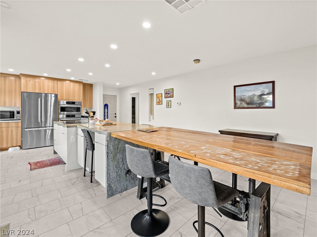 2120 Plaza Del Fuentes