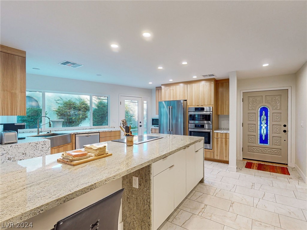 2120 Plaza Del Fuentes
