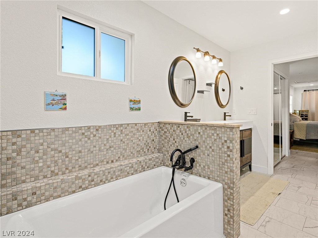 2120 Plaza Del Fuentes