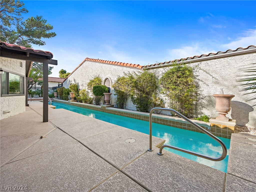 2120 Plaza Del Fuentes