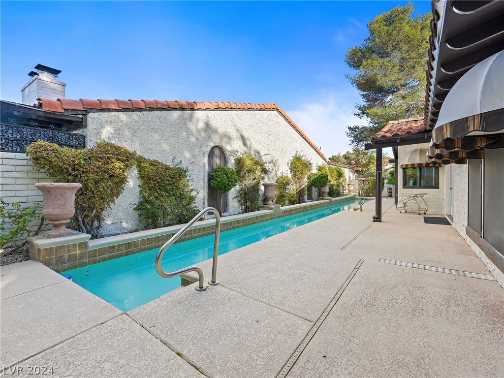 2120 Plaza Del Fuentes
