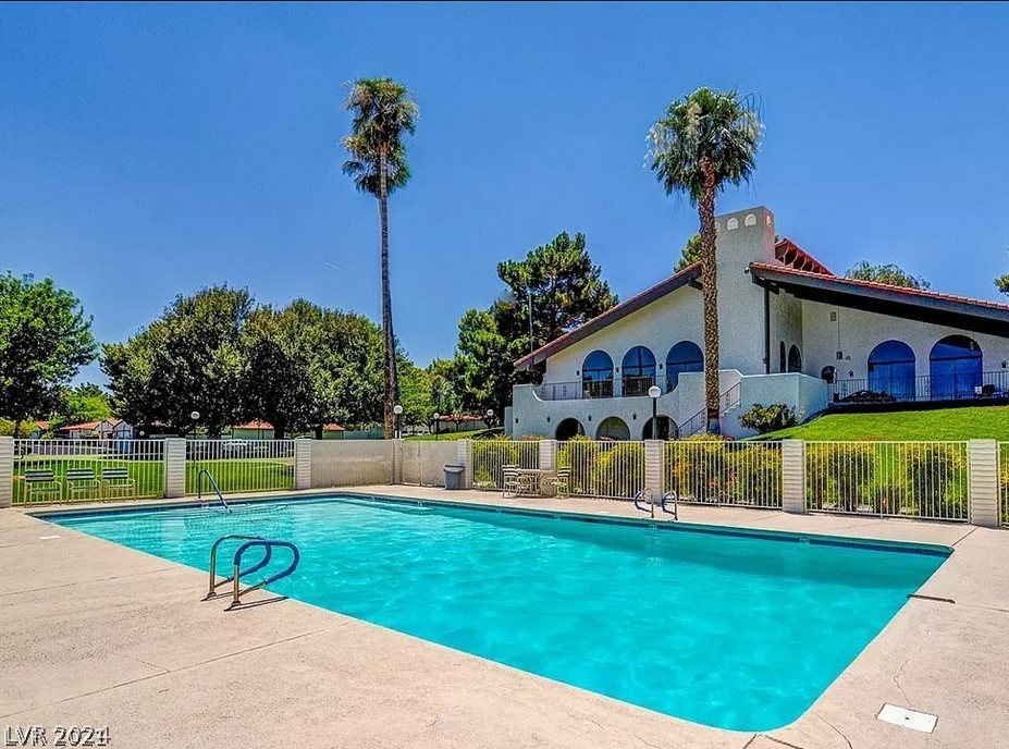 2120 Plaza Del Fuentes