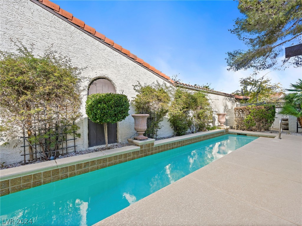 2120 Plaza Del Fuentes