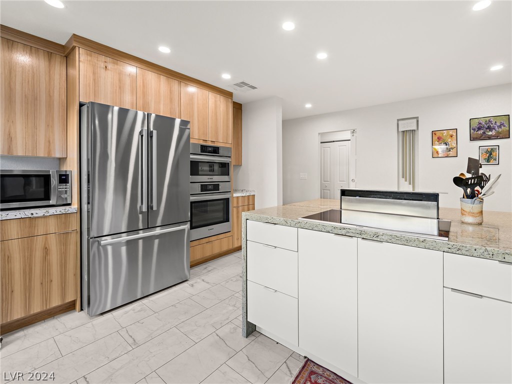2120 Plaza Del Fuentes