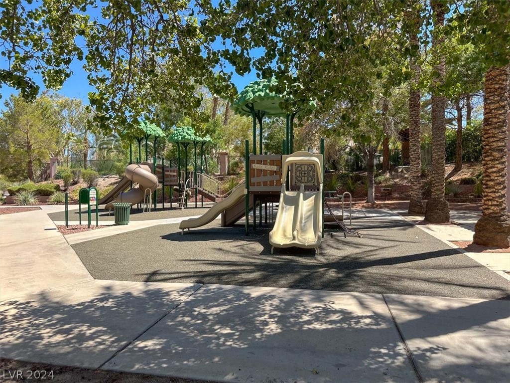 2107 Mooreview Street