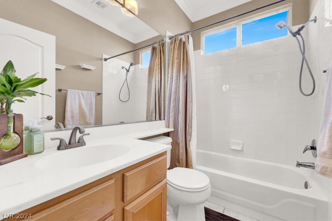 2107 Mooreview Street