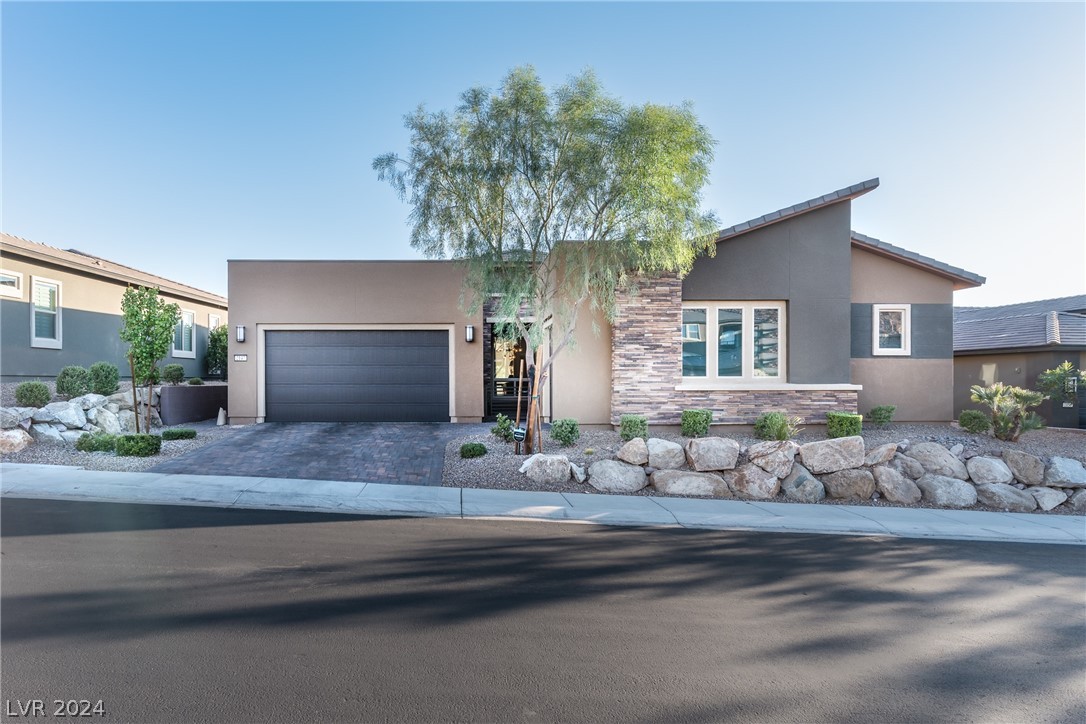 2147 Alto Vista Drive