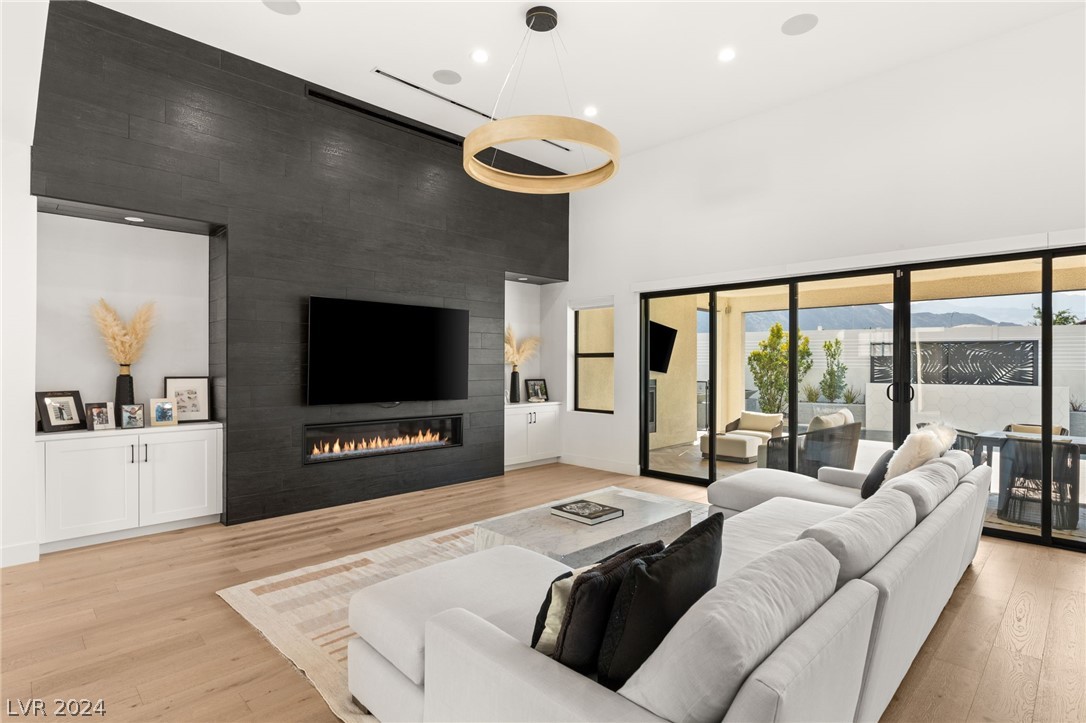 4335 North Dapple Gray Road