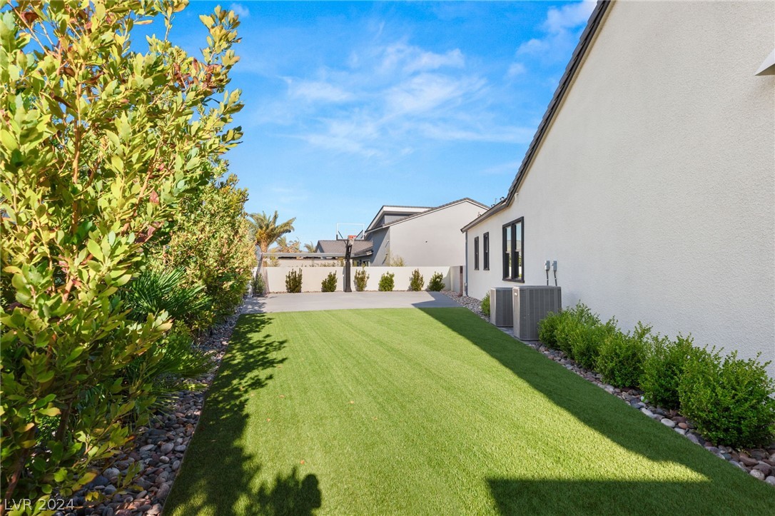 4335 North Dapple Gray Road