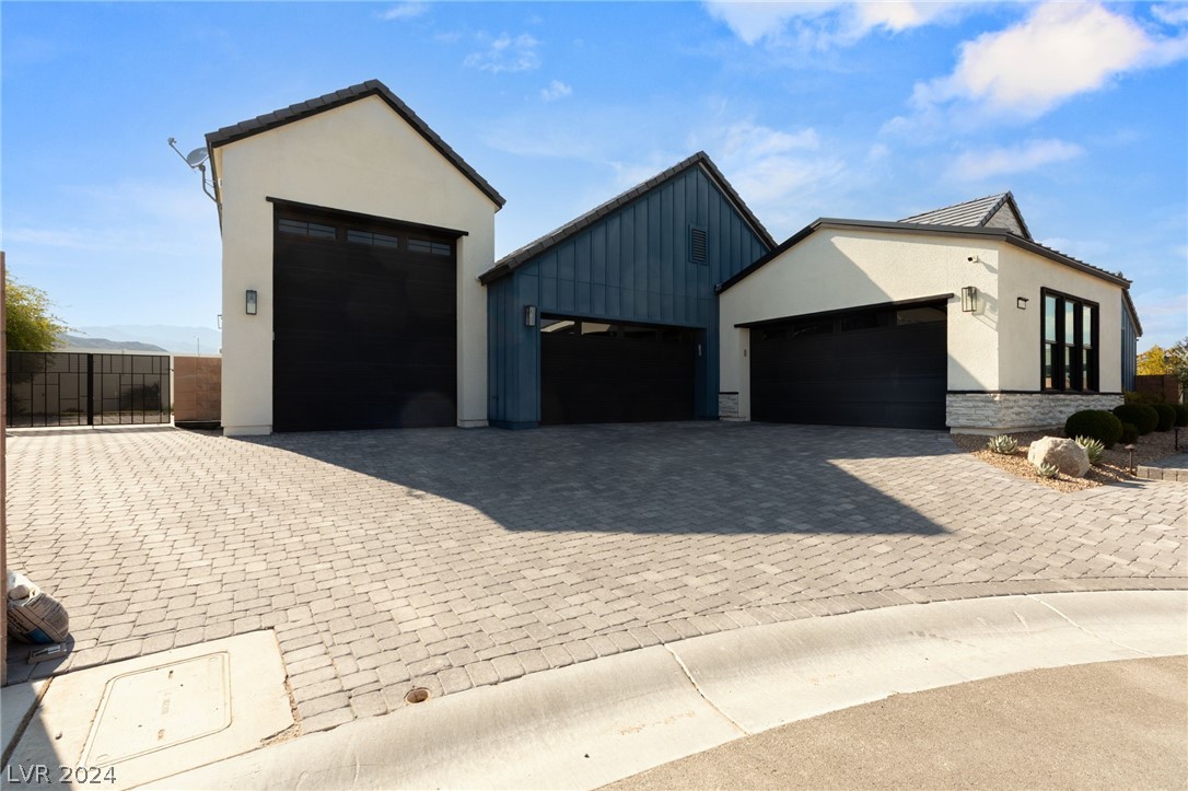 4335 North Dapple Gray Road