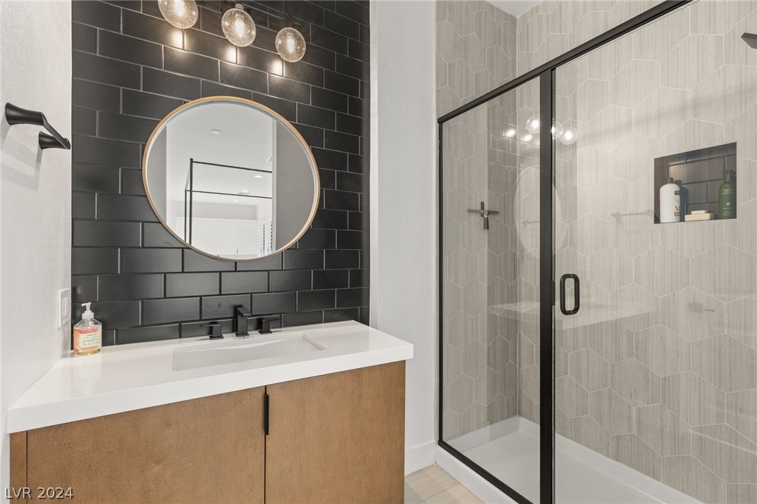 4335 North Dapple Gray Road