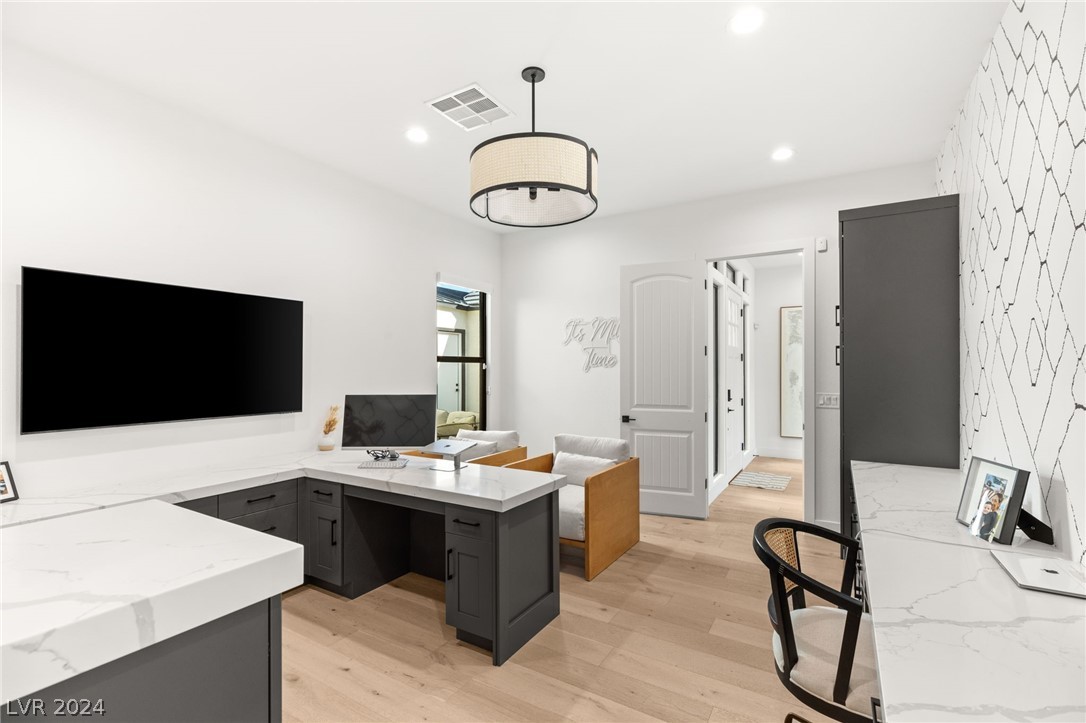 4335 North Dapple Gray Road