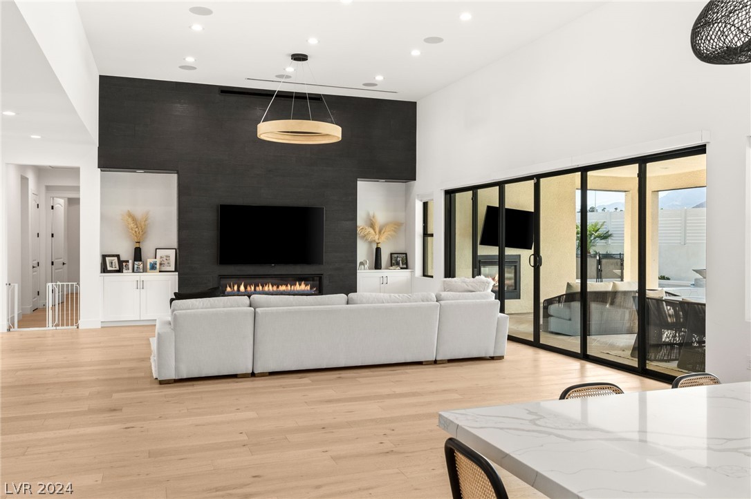 4335 North Dapple Gray Road