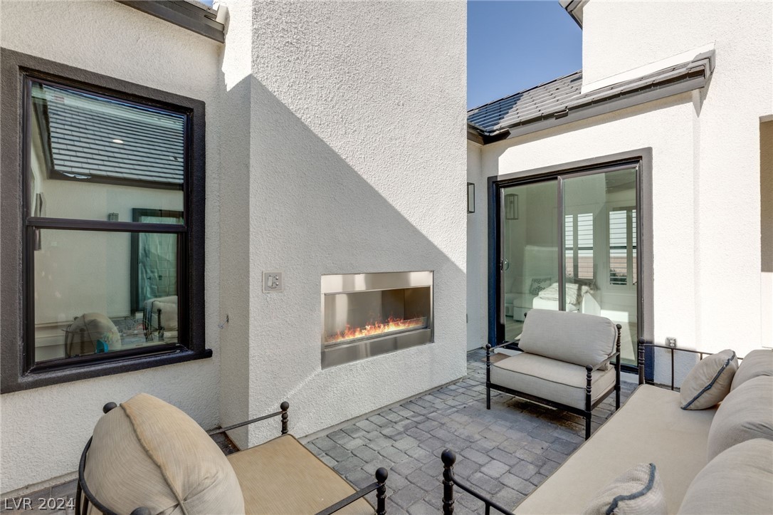 4335 North Dapple Gray Road