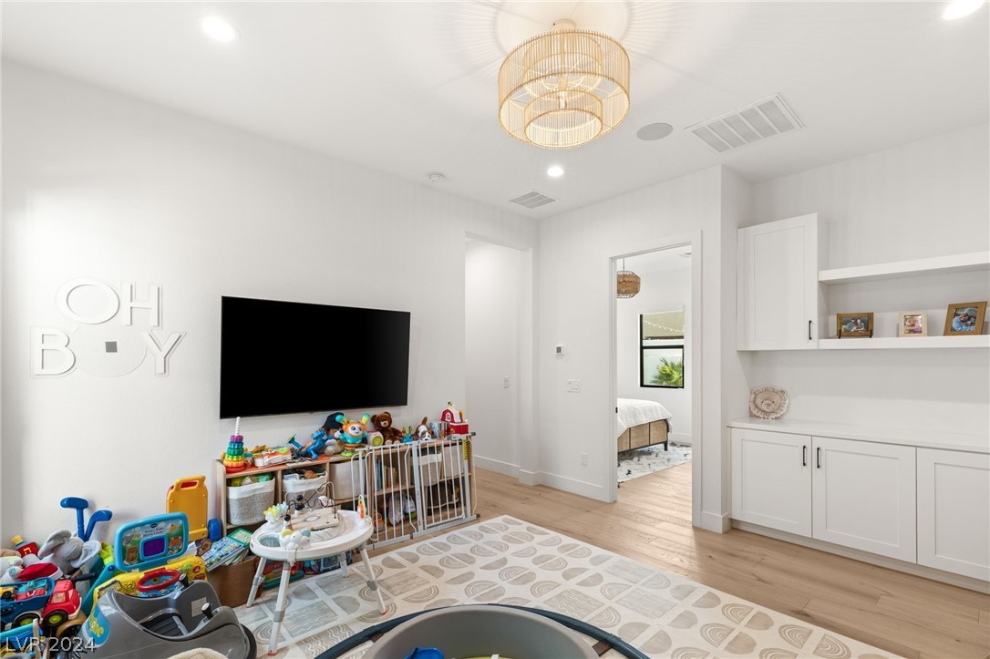 4335 North Dapple Gray Road