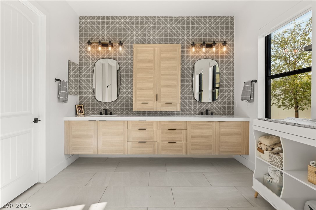 4335 North Dapple Gray Road