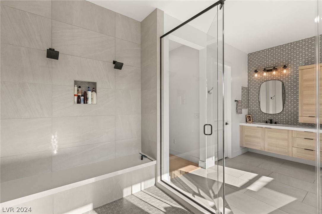 4335 North Dapple Gray Road