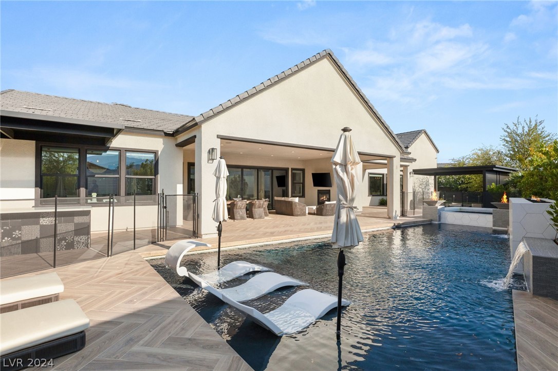 4335 North Dapple Gray Road