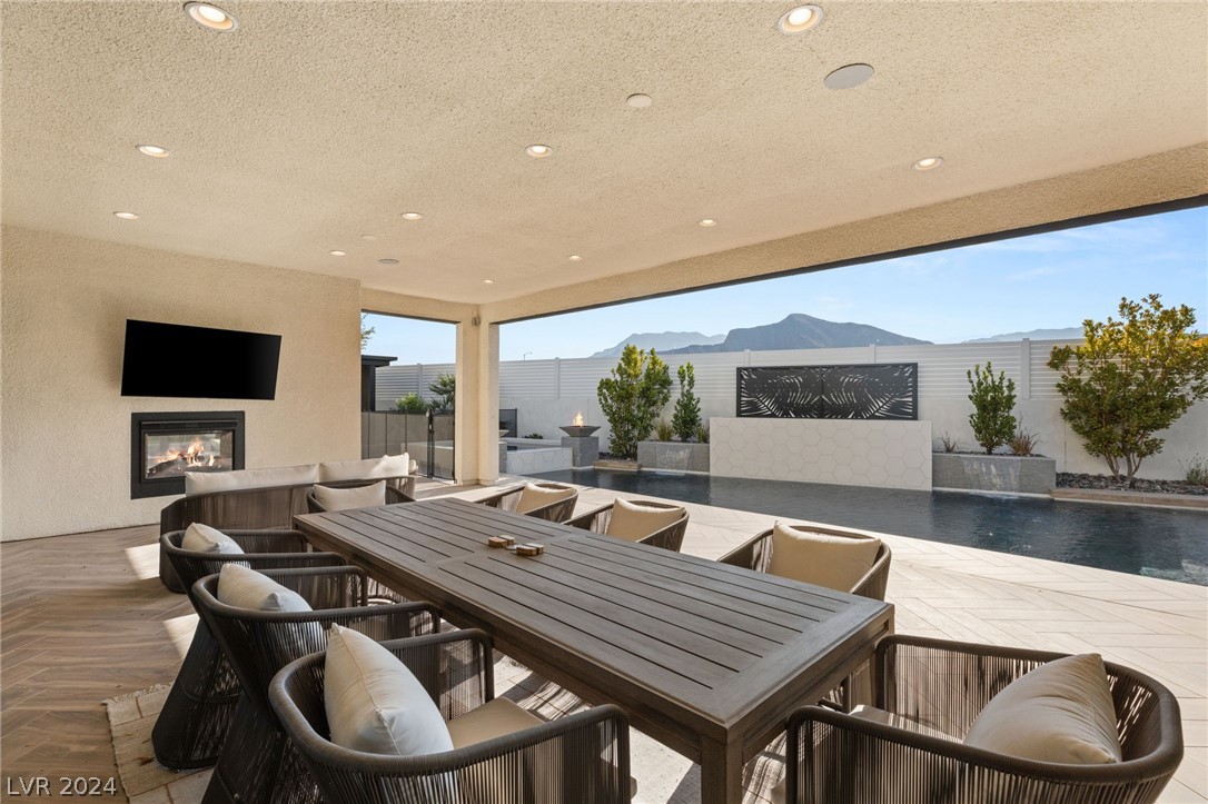 4335 North Dapple Gray Road