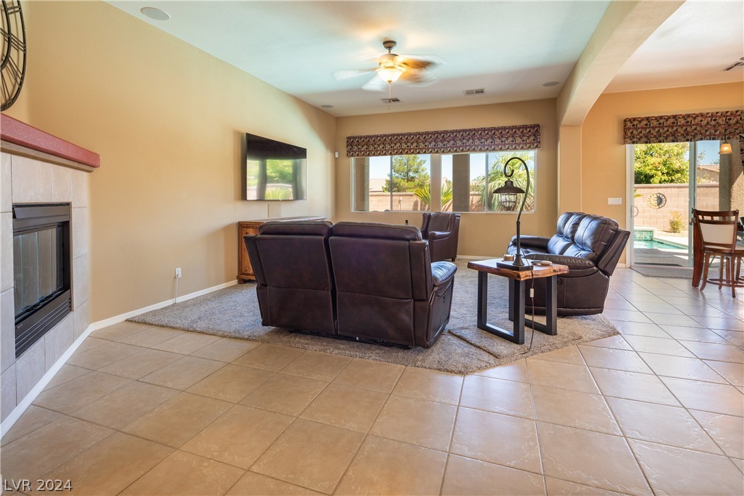 5290 La Terra Avenue