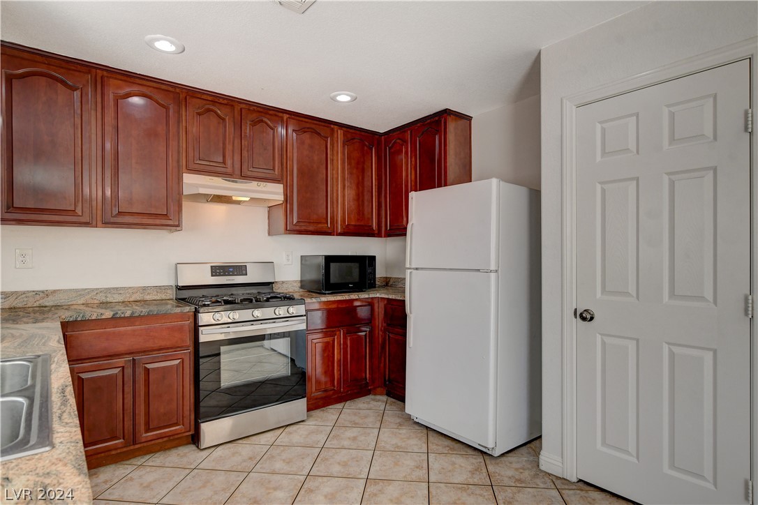 6345 Silver Ribbon Court