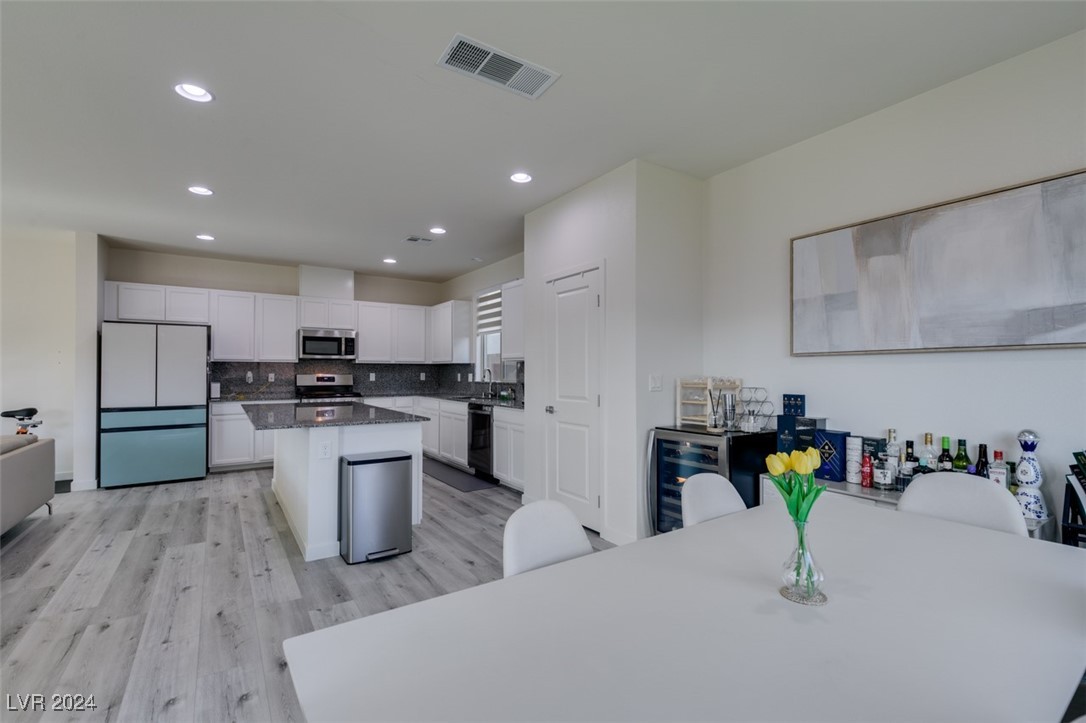 9704 Jade Rise Avenue