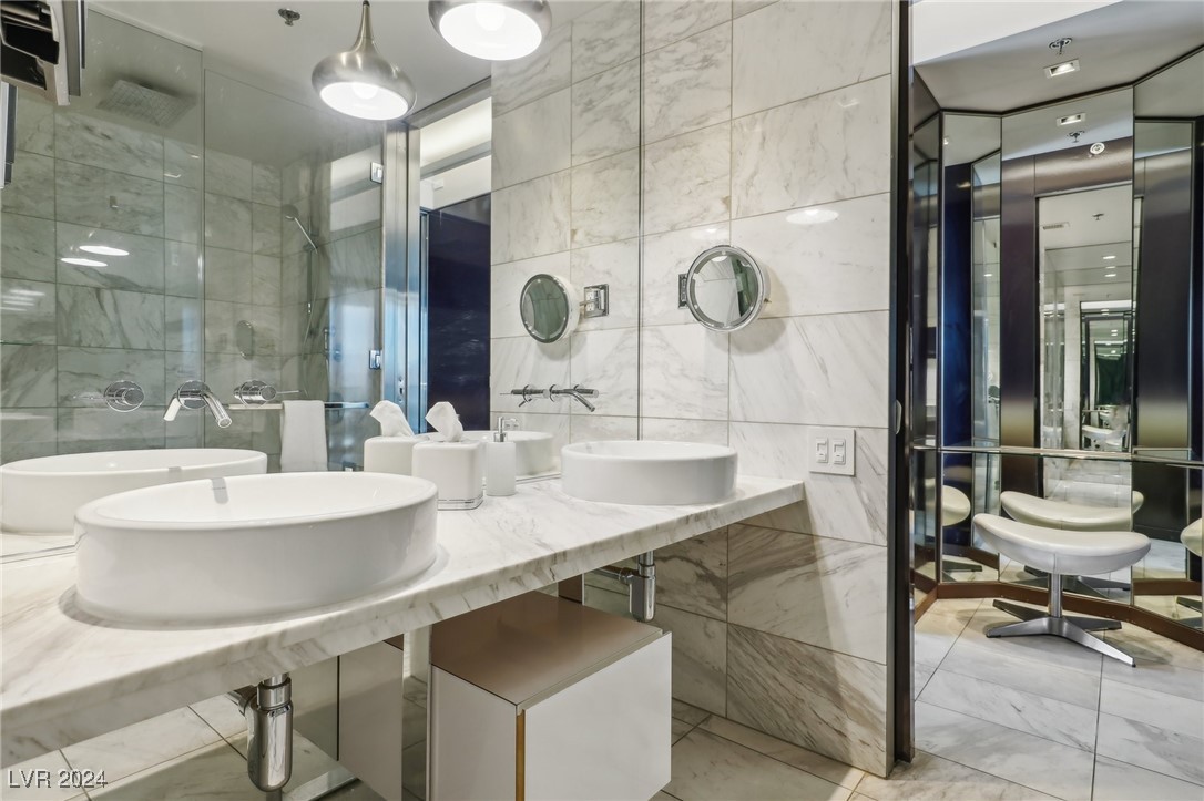 4381 West Flamingo Road 2801