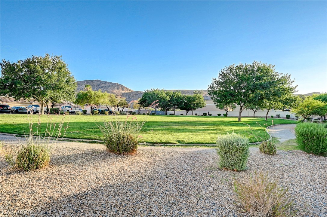 9349 Boulder Opal Avenue