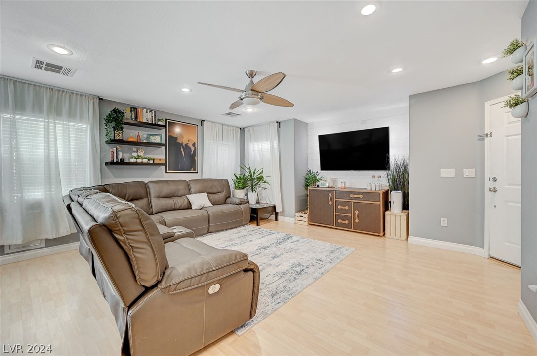 9349 Boulder Opal Avenue