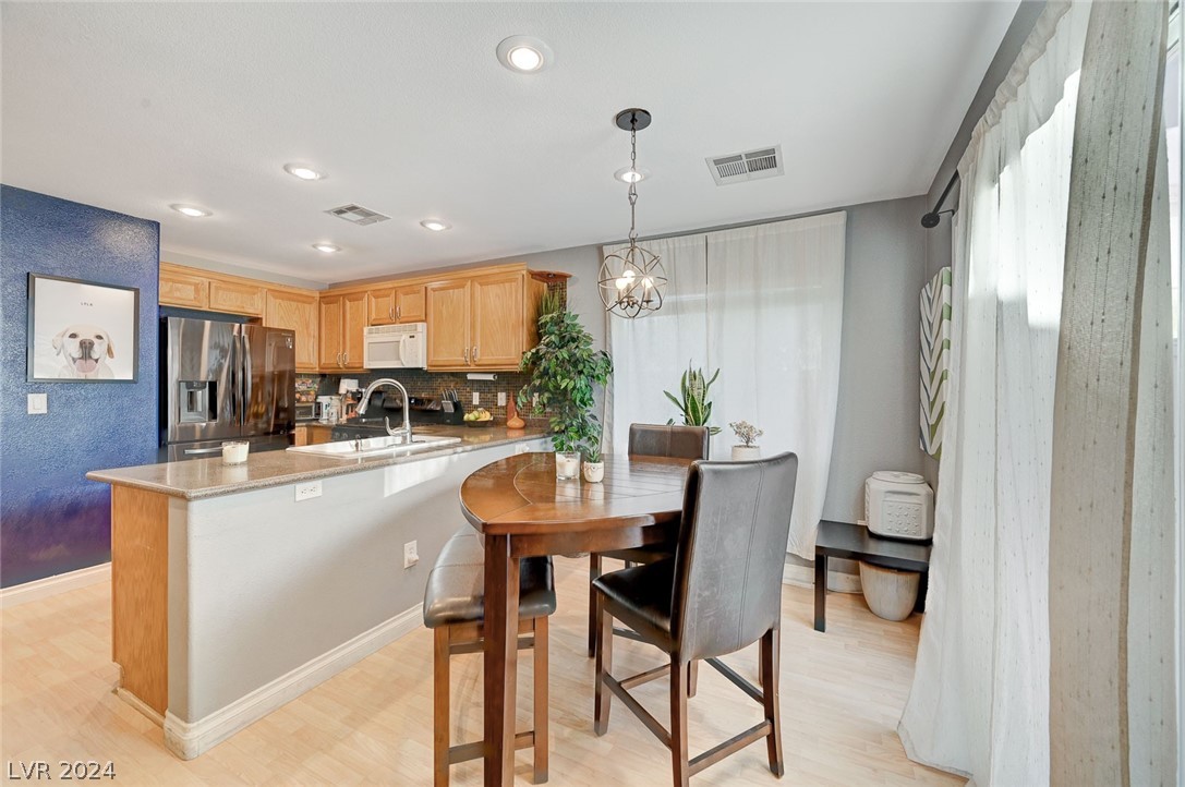 9349 Boulder Opal Avenue