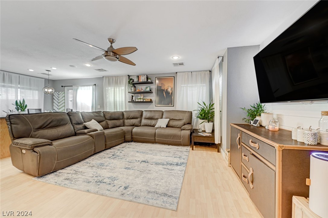 9349 Boulder Opal Avenue