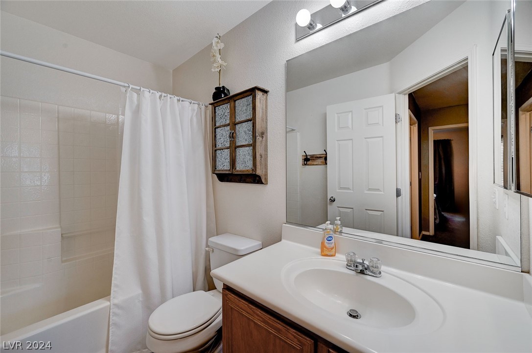 9349 Boulder Opal Avenue