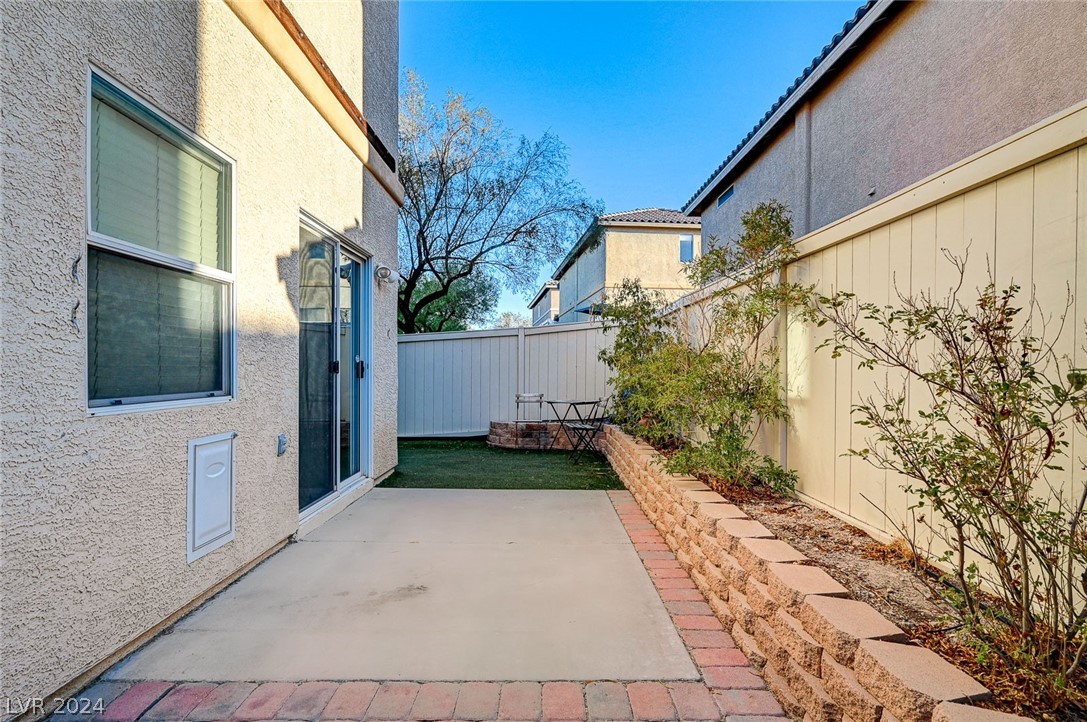 9349 Boulder Opal Avenue